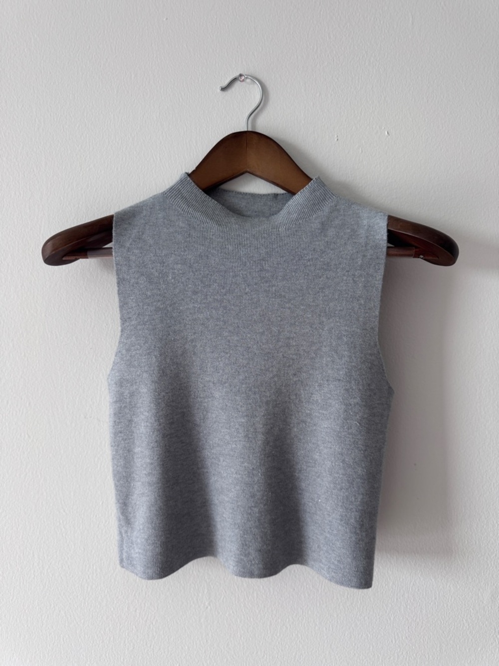Sleeveless Mock Neck Knit Top - Gray